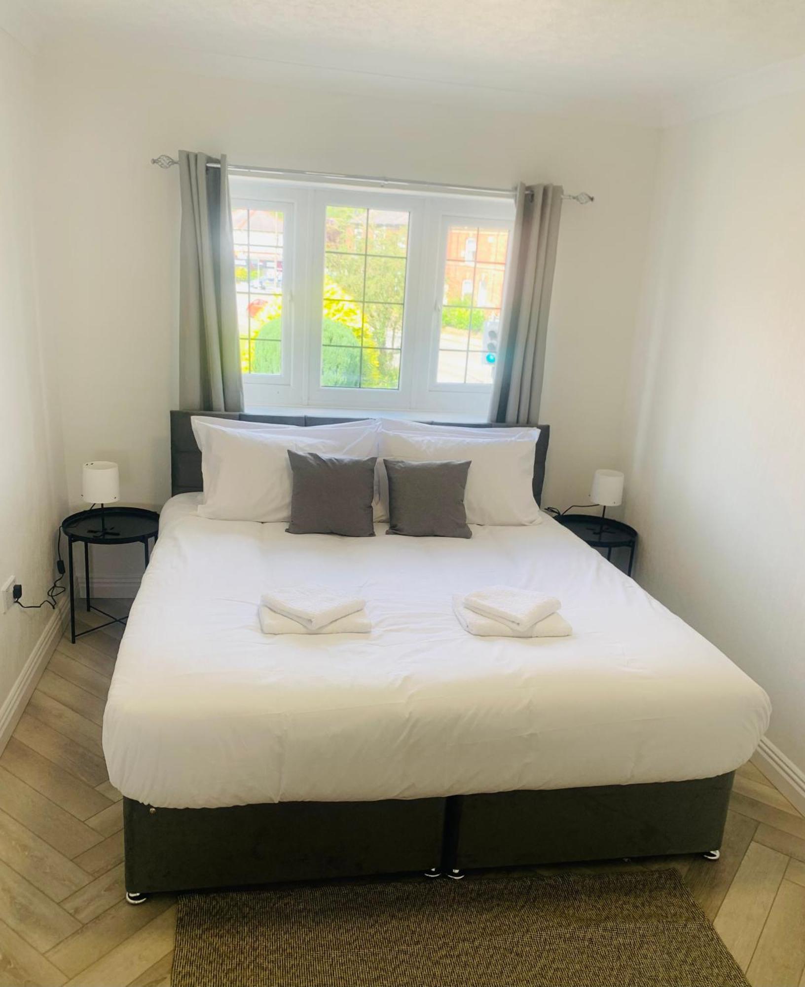 Newly Renovated, Modern 3 Bed Apartment Walmersley Εξωτερικό φωτογραφία